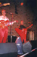 RedElvises12.jpg (98929 bytes)