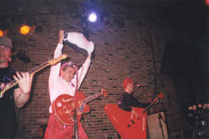 RedElvises7.jpg (72497 bytes)