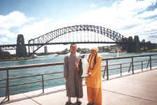 ozsydfriends.jpg (48743 bytes)